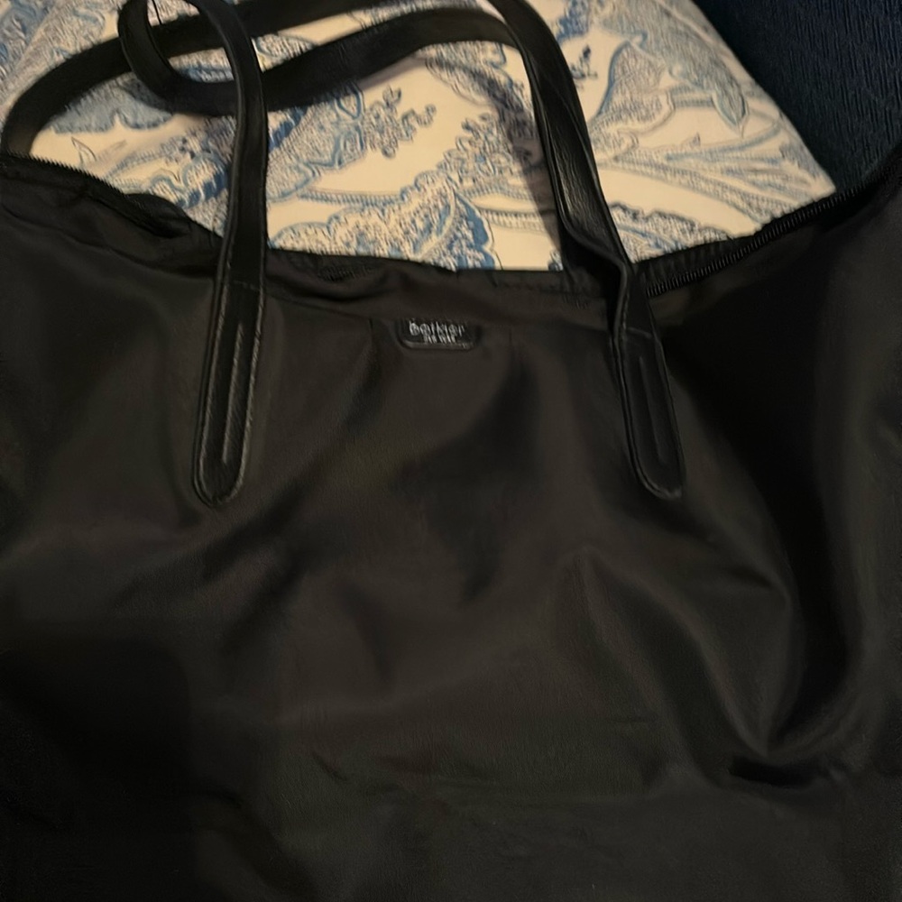 Bottler shoulder bag